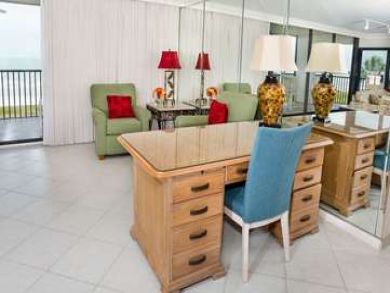 Sanibel Vacation Home Sleeps Six Guests
